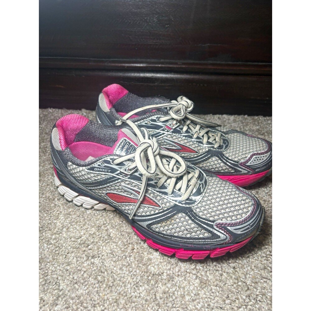 Brooks Ghost Women’s Low Top Lace Up Breathable Mesh Running Shoe Gray Pink 8.5